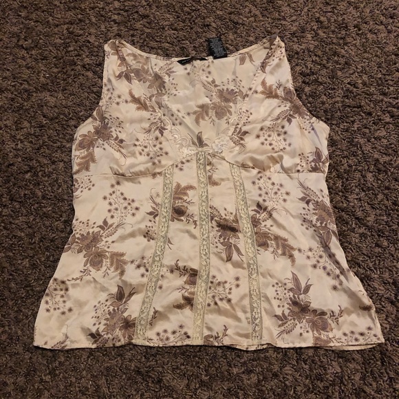 ✨✨ Silky Tank Top ✨✨ - Picture 1 of 3